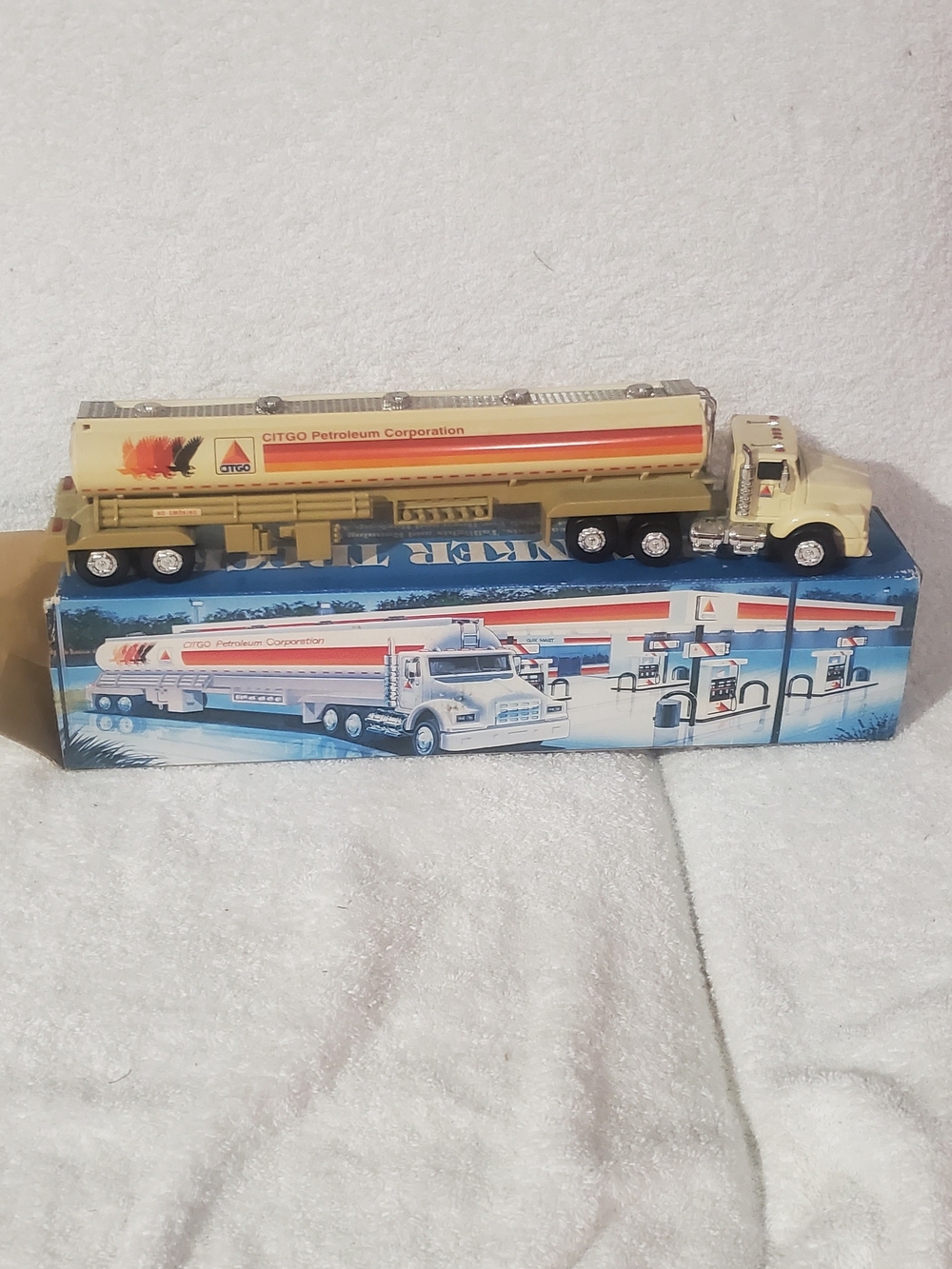 Source Unknown Yellow & Cream CITGO Tanker Truck Toy